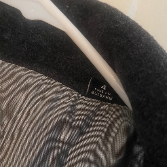 Stylish Black Trench Coat for Women - Picture 12 of 12